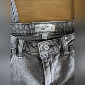 Abercrombie & Fitch High Rise Mom Jean